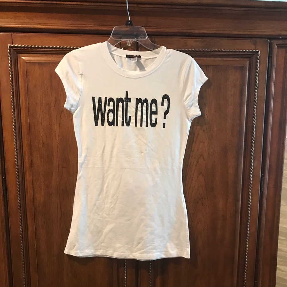 NEW! Fitted “WANT ME?” T-shirt💕
